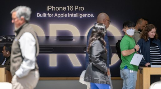 Apple Intelligence China December launch Bloomberg report